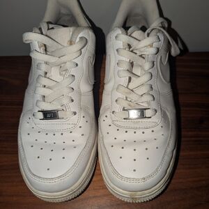 Size 7.5 - Nike Air Force 1 '07 White W